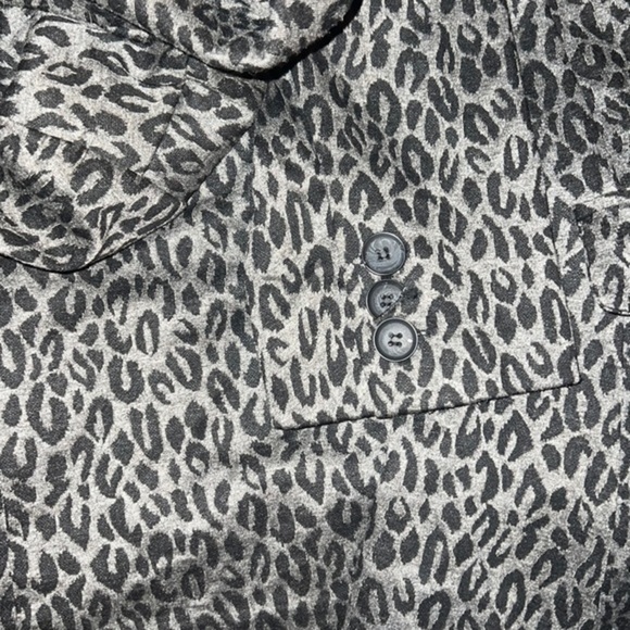 Luii Animal Print Blazer - Picture 6 of 6
